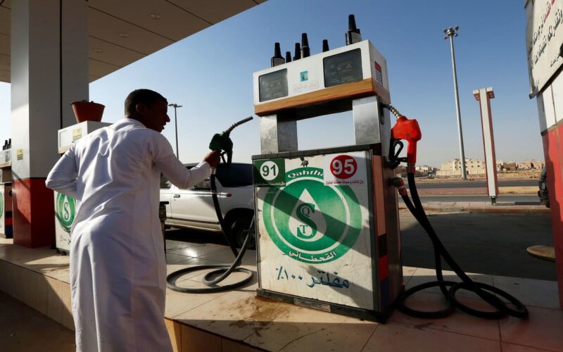كم سعر البنزين اليوم بالسعودية الاربعاء 17-4-2024 للمُستهلك .. بزيادة ريال لكل لتر