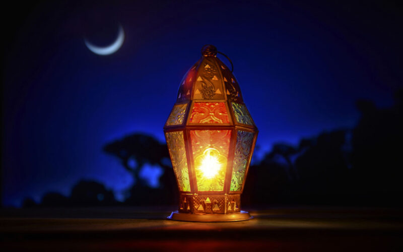 دعاء نهايه رمضان 1445/2024هـ “أدعو إليك يا الله ألا تجعل لنا في آخر أيام الشهر الفضيل ذنبًا إلا وغفرته”