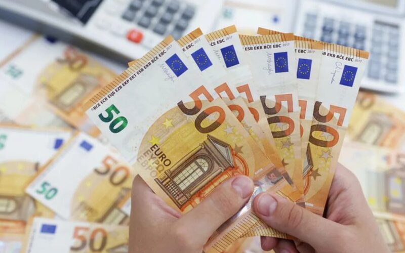 سعر اليورو اليوم الجمعة 12 ابريل 2024 في تعاملات السوق السوداء