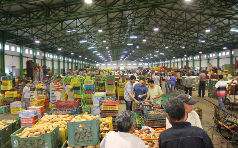 “البطاطس بـ12 ج” سوق العبور اليوم الاثنين 15-4-2024.. أسعار الخضروات والفاكهة للمُستهلك