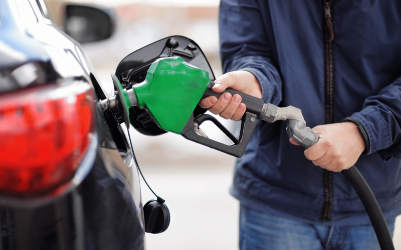 حقيقة زيادة في اسعار البنزين في مصر اليوم الأحد 28 أبريل 2024 بجميع محطات الوقود
