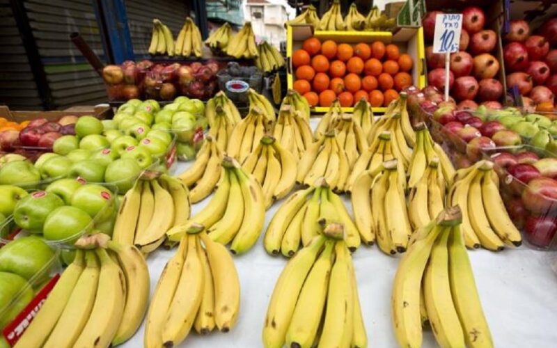 “الفراولة بـ10 ج” أسعار الفاكهة اليوم الخميس 25-5-2024 للمُستهلك بسوق العبور والمحلات