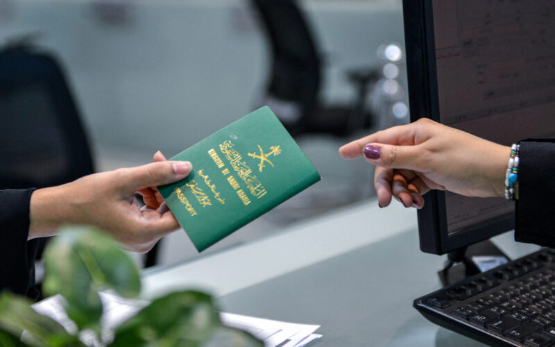 خطوات الاستعلام عن تأشيرة السعودية برقم الجواز 1445 عبر موقع التأشيرات الالكترونية visa.mofa.gov.sa