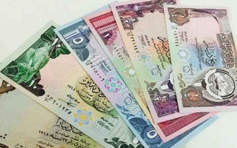 “أغلى العملات العربية” دينار كويتي اليوم الخميس 4-4-2024 بجميع البنوك وفي السوق السوداء
