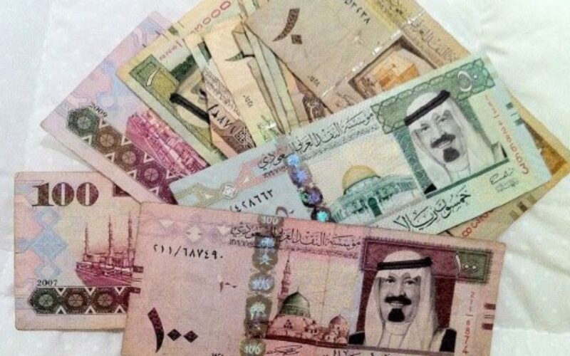 بيع وشراء: سعر الريال السعودى مقابل الجنيه المصري في نهاية تعاملات الجمعة 12-4-2024 في السوق السوداء والبنوك