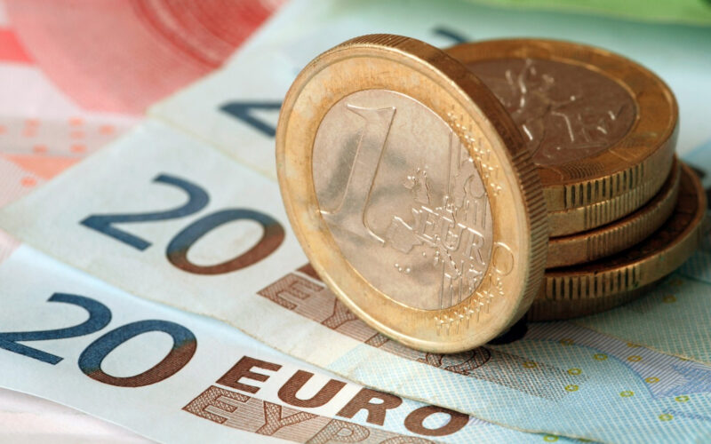 أعلي سعر اليورو اليوم في السوق السوداء الجمعة 31 مايو 2024 مقابل الجنيه المصري وبالبنوك