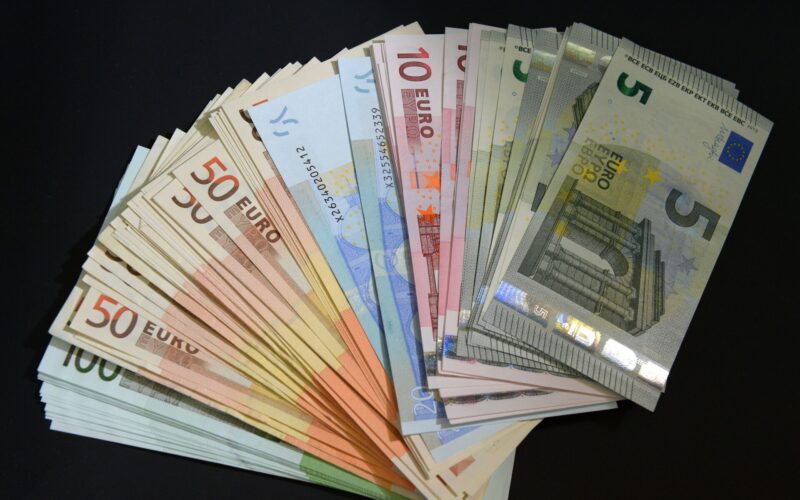 “الأوروبي بكام؟” سعر اليورو في السوق السوداء اليوم الأحد 19 مايو 2024 مقابل الجنيه المصري وبالبنوك