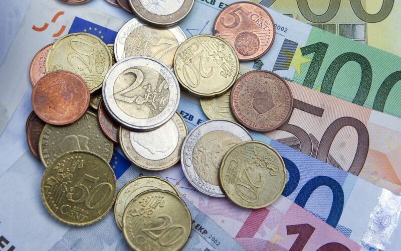 ما هو سعر اليورو اليوم في السوق السوداء الأثنين 20/5/2024 مقابل الجنيه المصري وفي البنك المركزي المصري