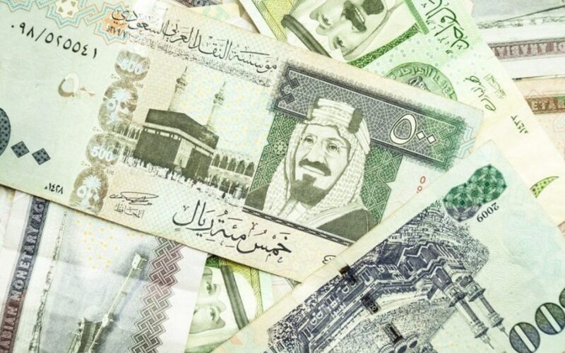 سعر الريال السعودي في السوق السوداء مقابل الجنيه المصري اليوم 15 مايو 2024 وفي جميع البنوك المصرية