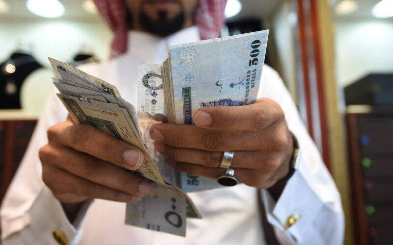 الريال هيتغير بكام دلوقتي؟ سعر الريال السعودي في السوق السوداء اليوم الإثنين الموافق 3 يونيو 2024