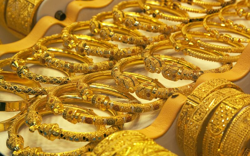 “عيار 21 انخفض الان” سعر الذهب اليوم عيار 21 الآن 2024 في مصر بتاريخ 26 يونيو 2024 للمستهلك في محلات الصاغة