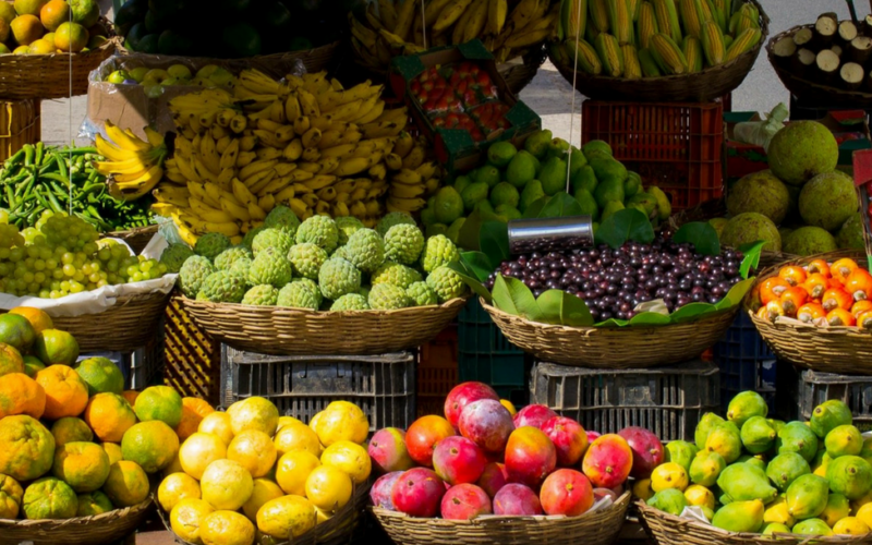 ننشٌر اسعارالفاكهة اليوم الخميس 4 يوليو 2024 في مختلف المحلات التجارية والأسواق للمستهلك