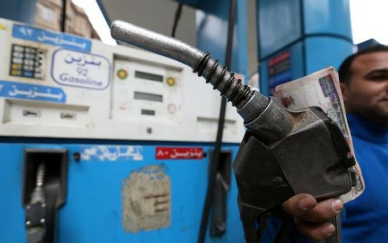 “اللتر بـ15 جنيه” أسعار البنزين والسولار بعد الزيادة الجديدة 2024 بقيمة 15% وفقاً للجنة تسعير المنتجات البترولية