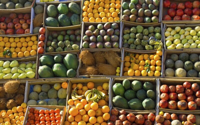 أسعار الفاكهة اليوم في سوق العبور السبت 20 يوليو 2024 بمصر.. كيلو الموز بكام؟