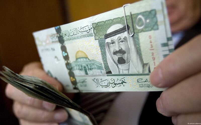 “السعودي طلع من تاني” سعر الريال السعودي اليوم الجمعه الموافق 2/8/2024 مقابل الجنيه المصري في السوق السوداء والبنوك