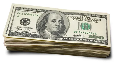 اعلى سعر للدولار اليوم في السوق السوداء الاثنين 12-8-2024 بنهاية التعاملات في البنوك المختلفة